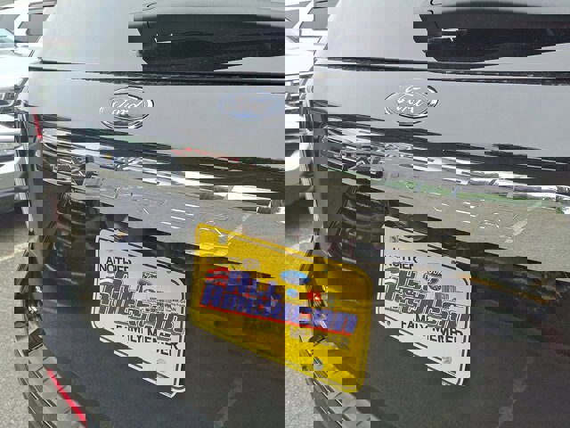 Certified 2022 Ford Explorer XLT w/ Equipment Group 202A image 26