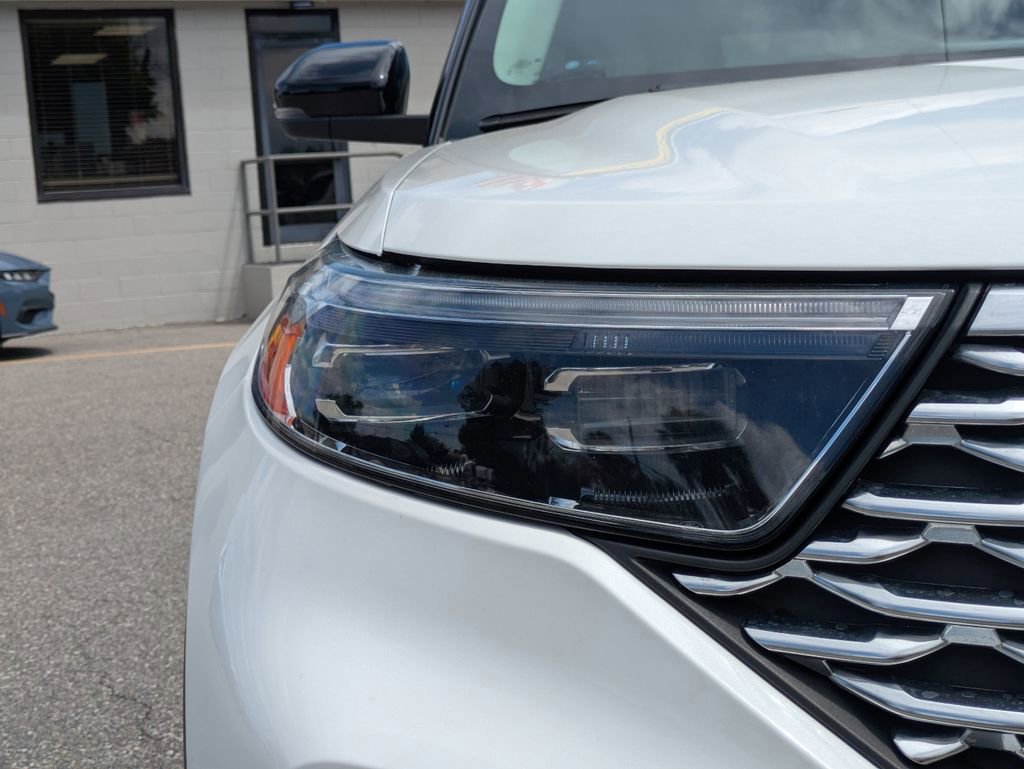 Certified 2022 Ford Explorer Platinum w/ Equipment Group 601A AWD/4WD image 11