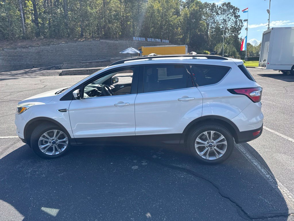 Certified 2018 Ford Escape SE w/ SE Sync 3 Package FWD image 8