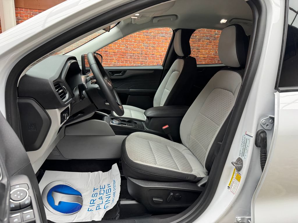 Certified 2023 Ford Escape Active AWD/4WD image 24
