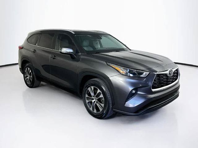 Used 2023 Toyota Highlander XLE FWD image 24