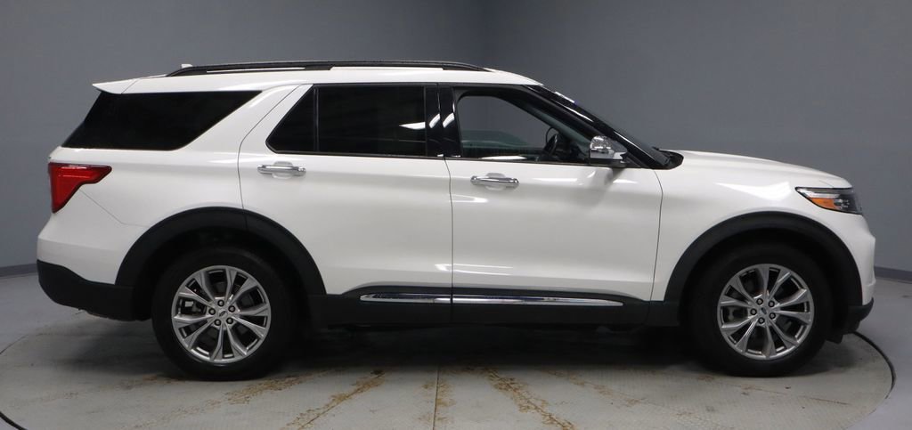 Certified 2023 Ford Explorer XLT w/ Equipment Group 202A AWD/4WD image 12