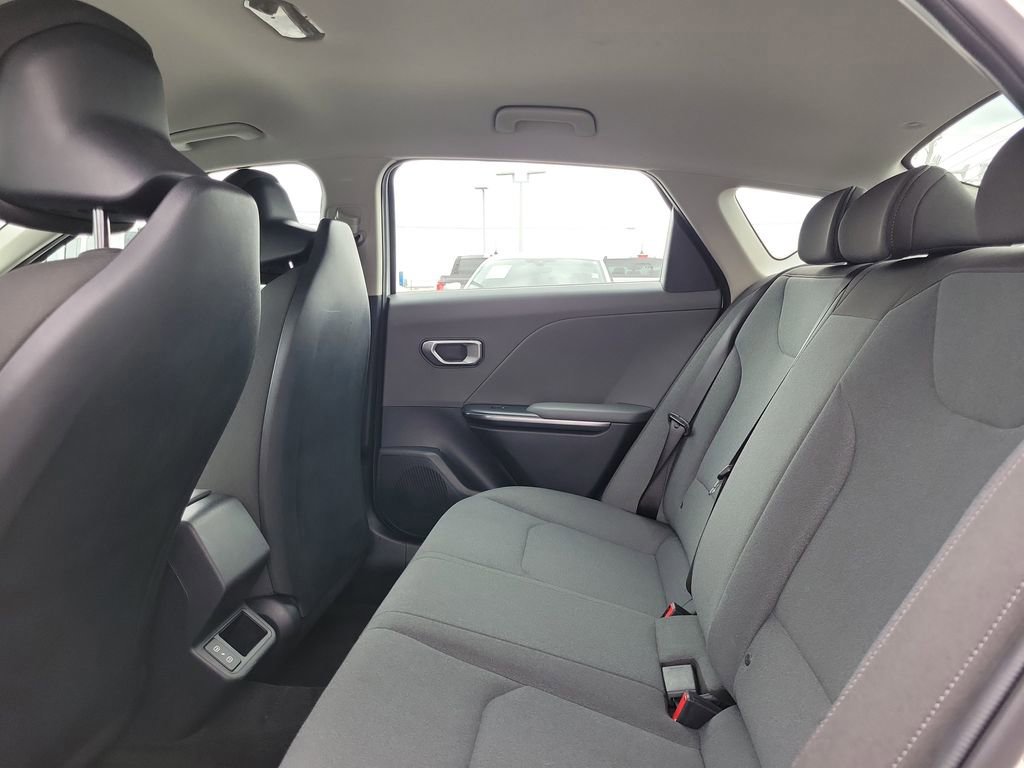 Used 2025 Kia K4 LXS image 14