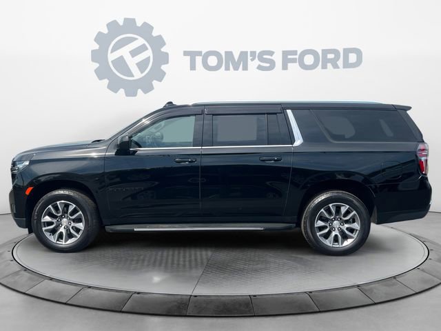 Used 2024 Chevrolet Suburban LT AWD/4WD image 3