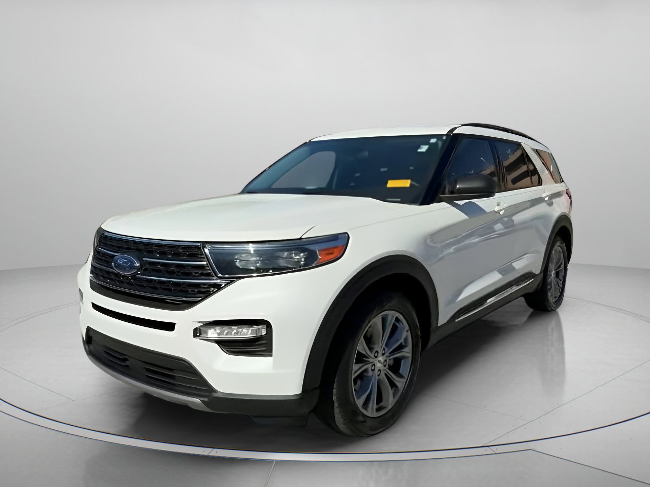 Certified 2022 Ford Explorer XLT w/ Equipment Group 202A image 10