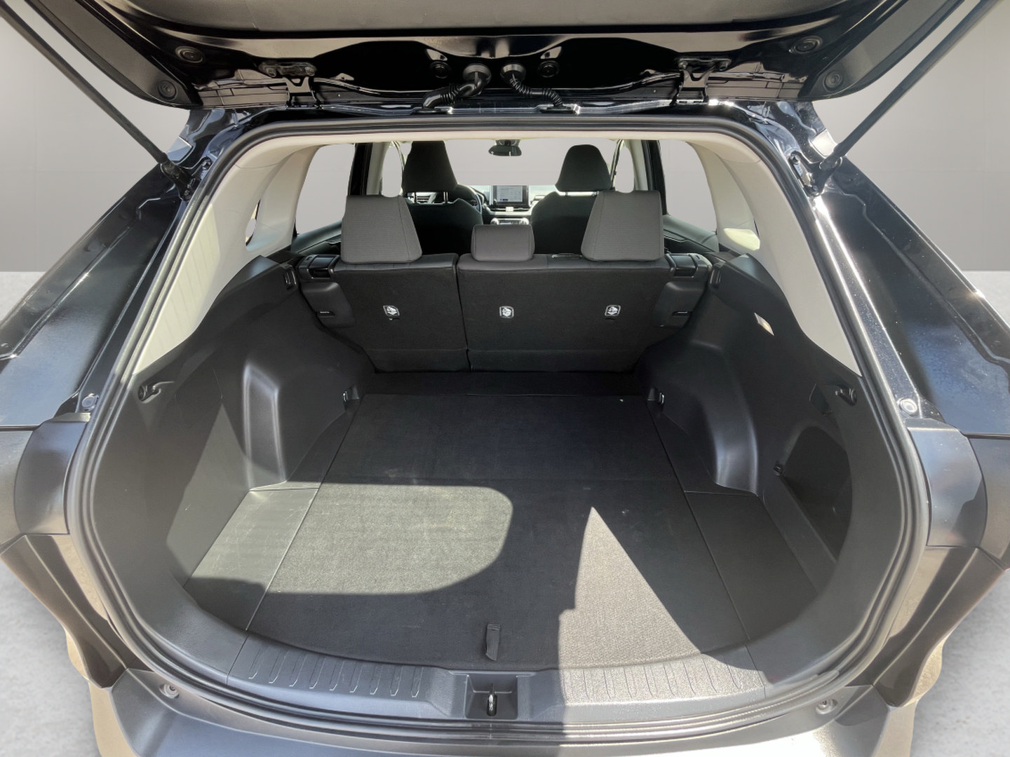 Used 2024 Toyota RAV4 XLE FWD image 33