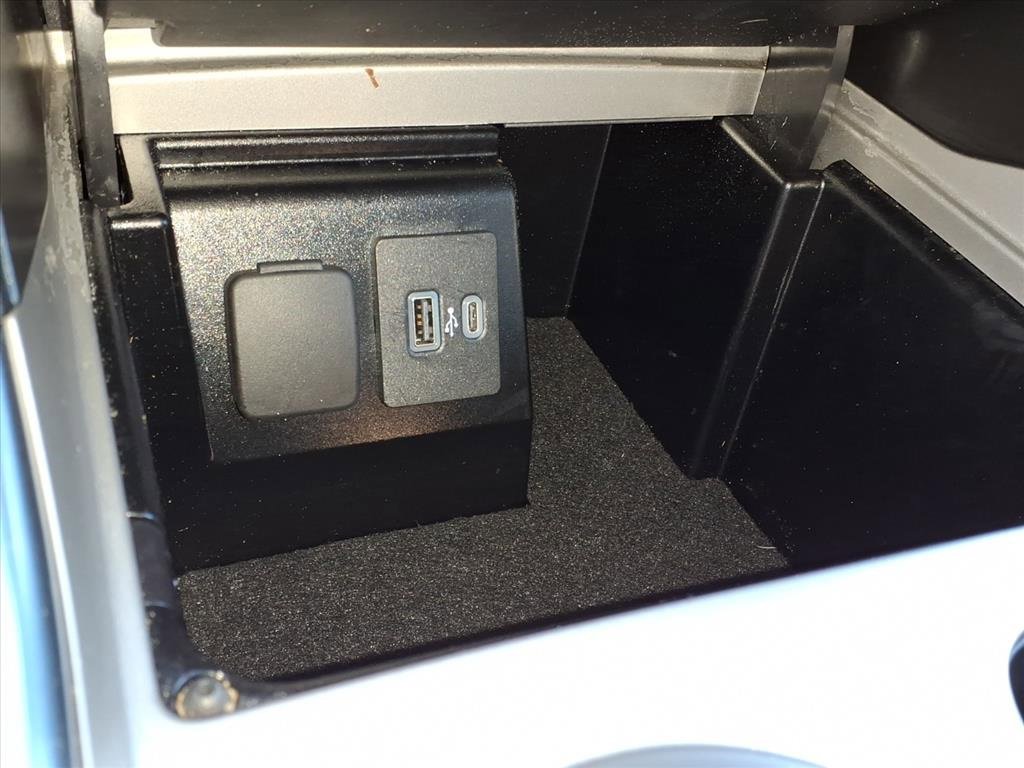 Certified 2022 Ford Explorer XLT w/ Equipment Group 202A image 19