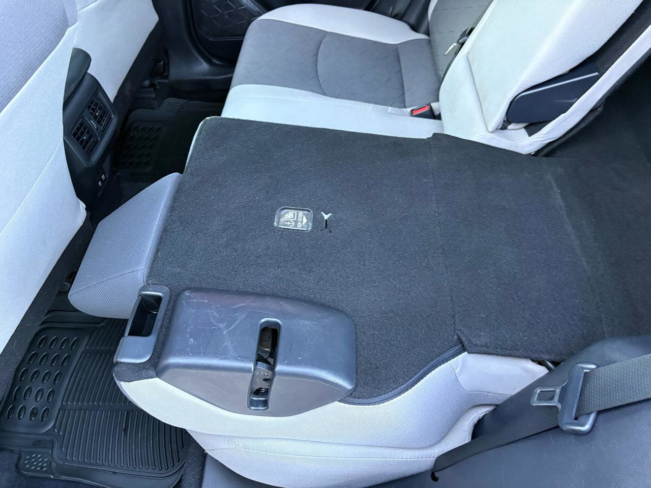 Used 2021 Toyota RAV4 XLE FWD image 37