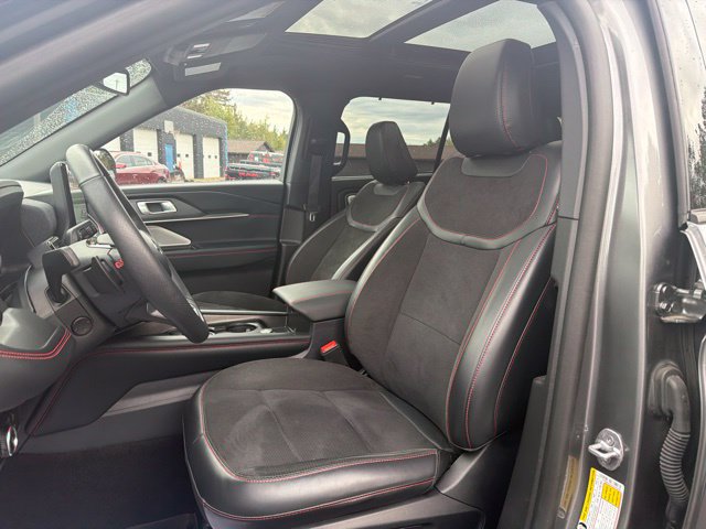 Certified 2025 Ford Explorer ST AWD/4WD image 17
