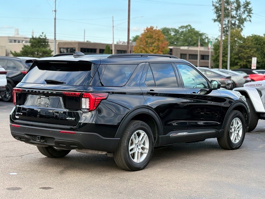 Certified 2025 Ford Explorer Active AWD/4WD image 38