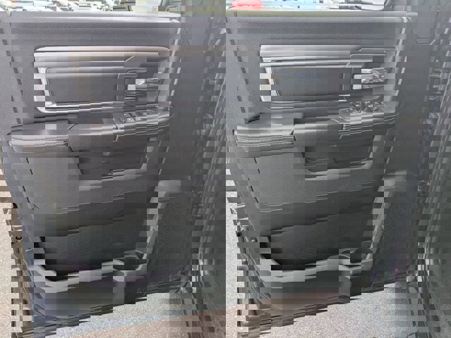 Used 2021 RAM 1500 Classic Warlock w/ Luxury Group image 12