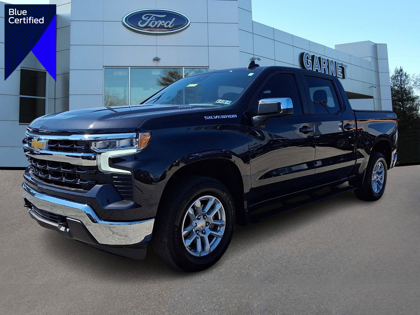 Used 2024 Chevrolet Silverado 1500 LT image 1