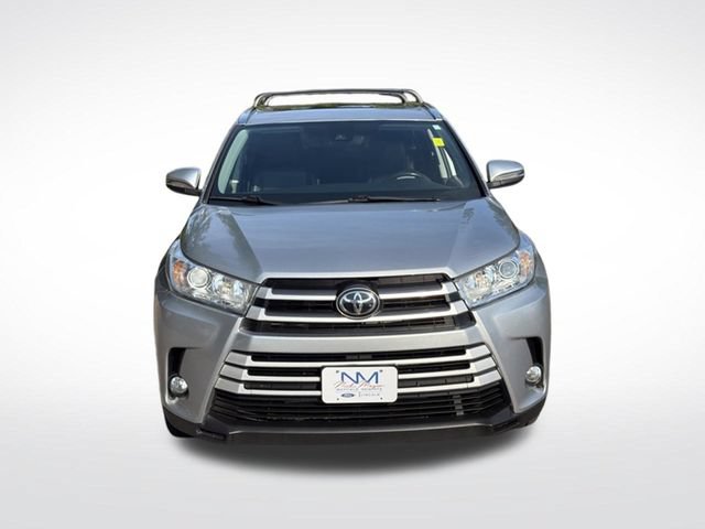 Used 2019 Toyota Highlander XLE AWD/4WD image 2