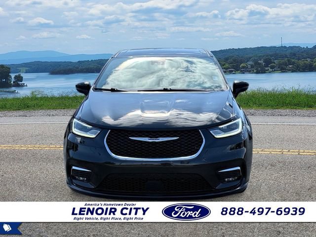 Used 2023 Chrysler Pacifica Touring-L FWD image 8