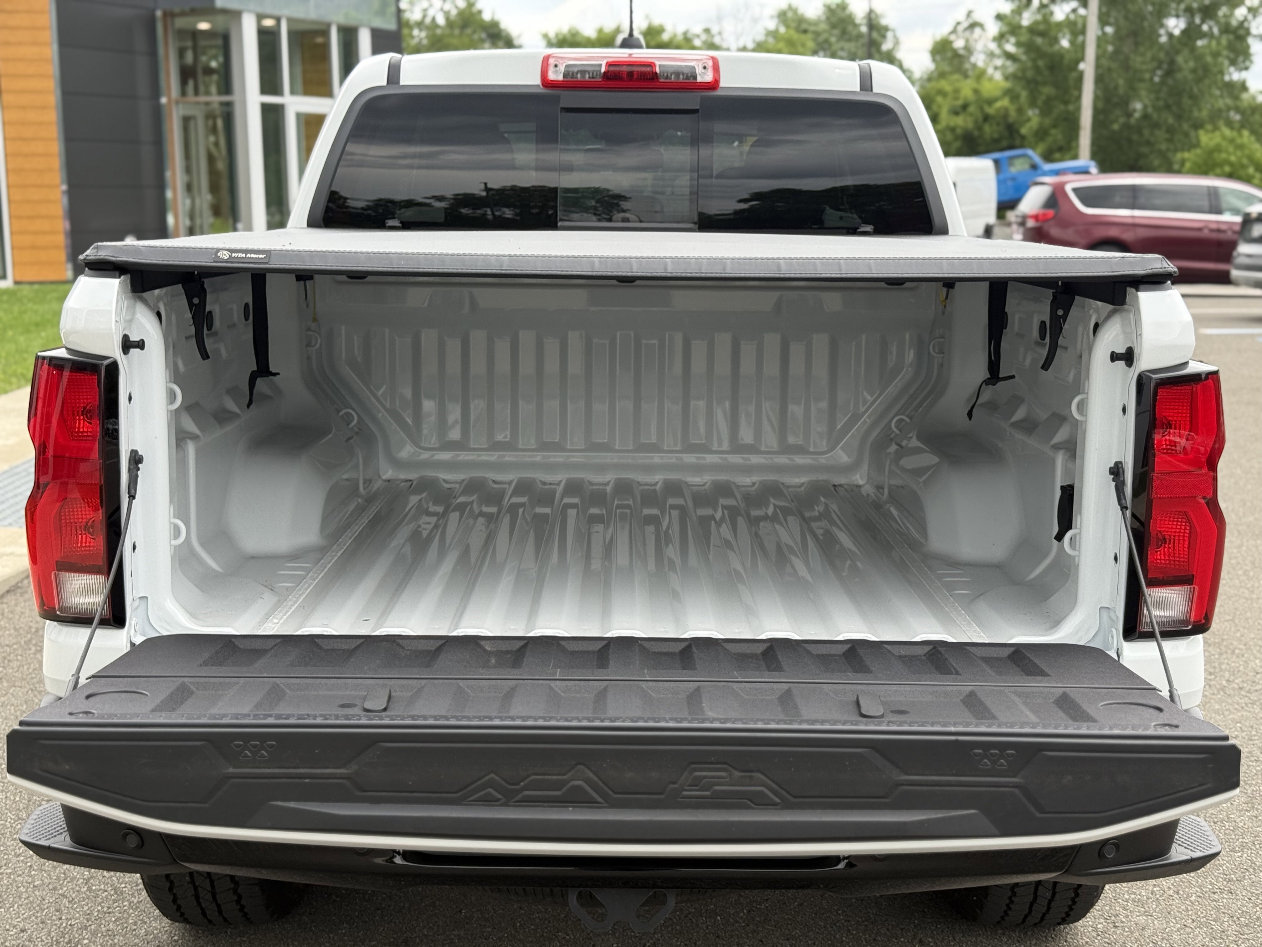 Used 2024 Chevrolet Colorado Z71 w/ Z71 Convenience Package 2 image 4