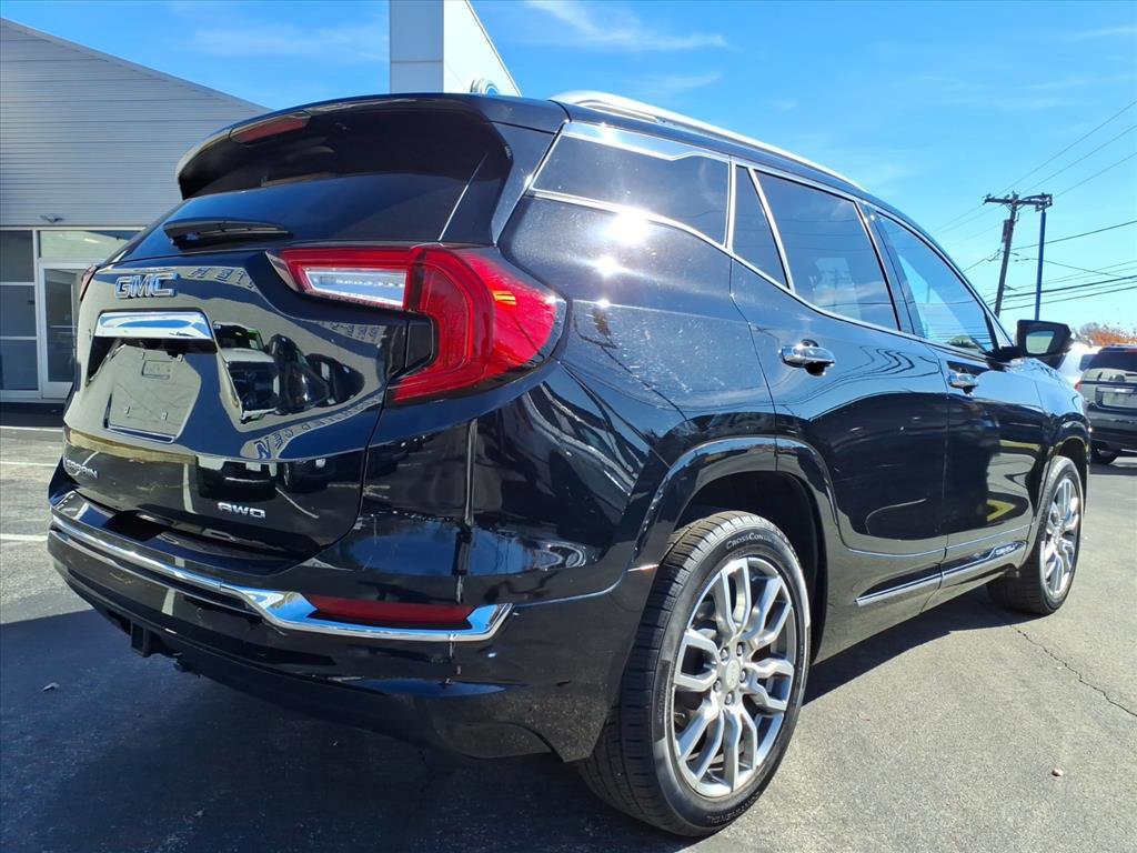Used 2022 GMC Terrain Denali w/ Denali Premium Package image 5