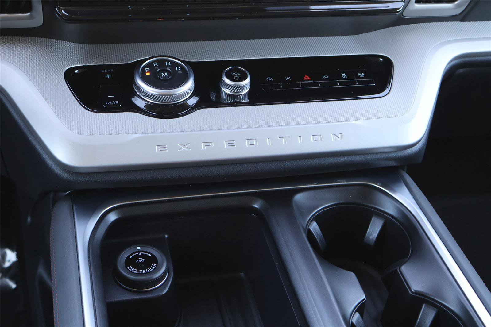 Certified 2025 Ford Expedition Active image 23