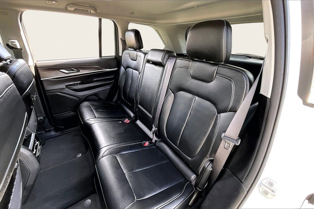 Used 2023 Jeep Grand Cherokee Limited image 26