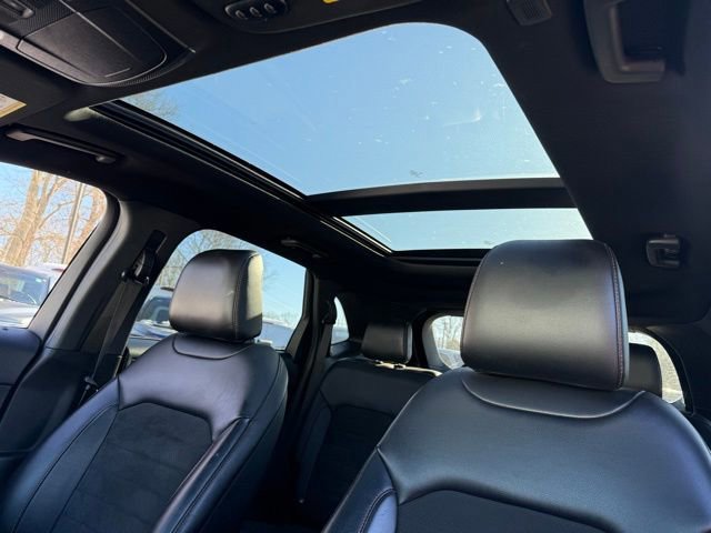 Certified 2022 Ford Edge ST-Line image 33