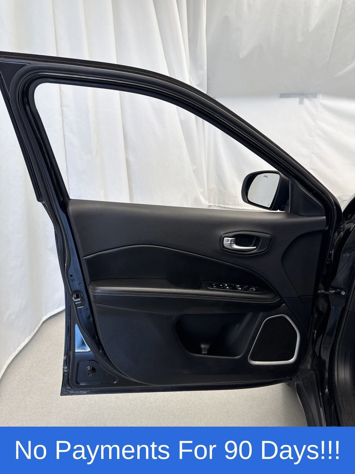 Used 2017 Jeep Compass Latitude image 12