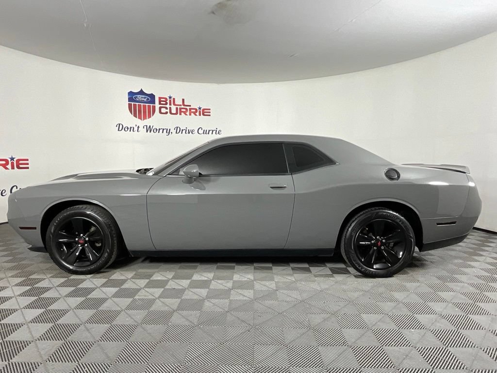 Used 2019 Dodge Challenger SXT RWD image 6