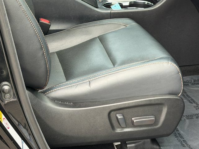 Used 2018 Toyota Highlander Limited AWD/4WD image 31
