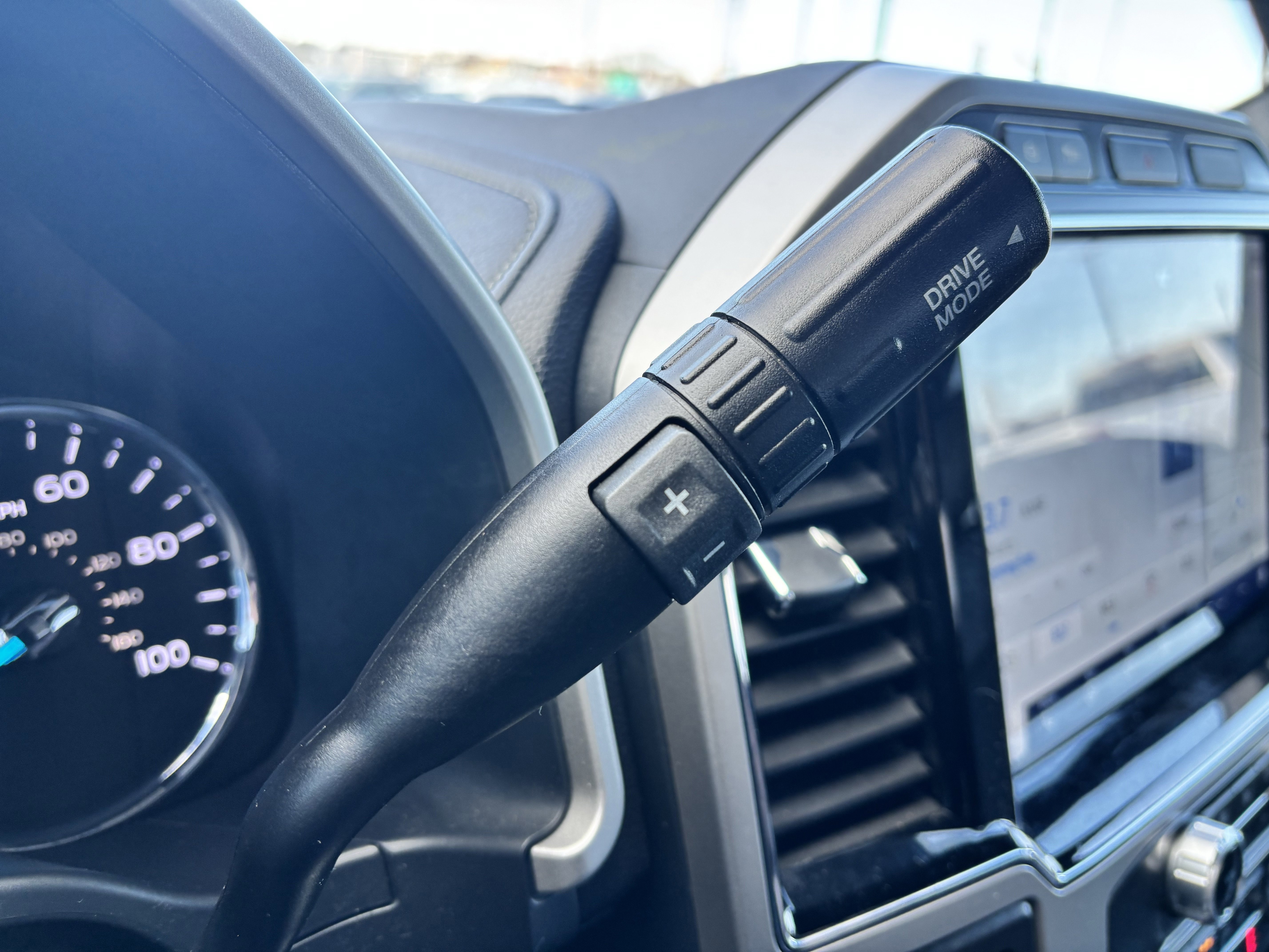 Certified 2022 Ford F350 Lariat w/ Lariat Ultimate Package image 22