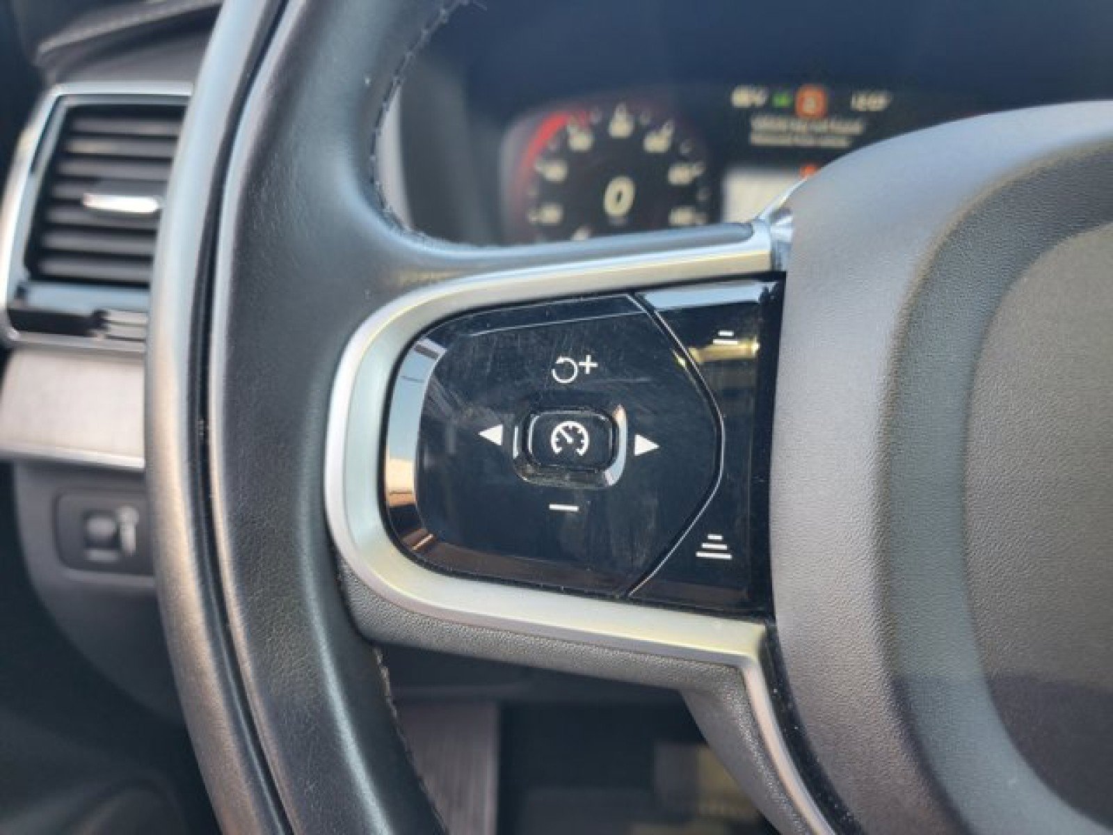 Used 2020 Volvo XC90 T6 Inscription image 19