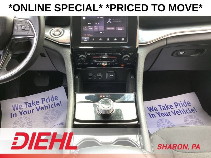 Used 2022 Jeep Grand Cherokee Laredo w/ Luxury Tech Group I AWD/4WD image 30
