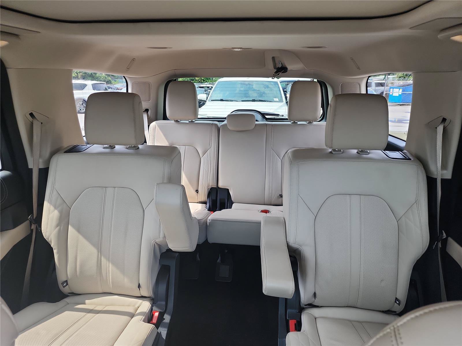 Certified 2023 Ford Expedition Platinum AWD/4WD image 15
