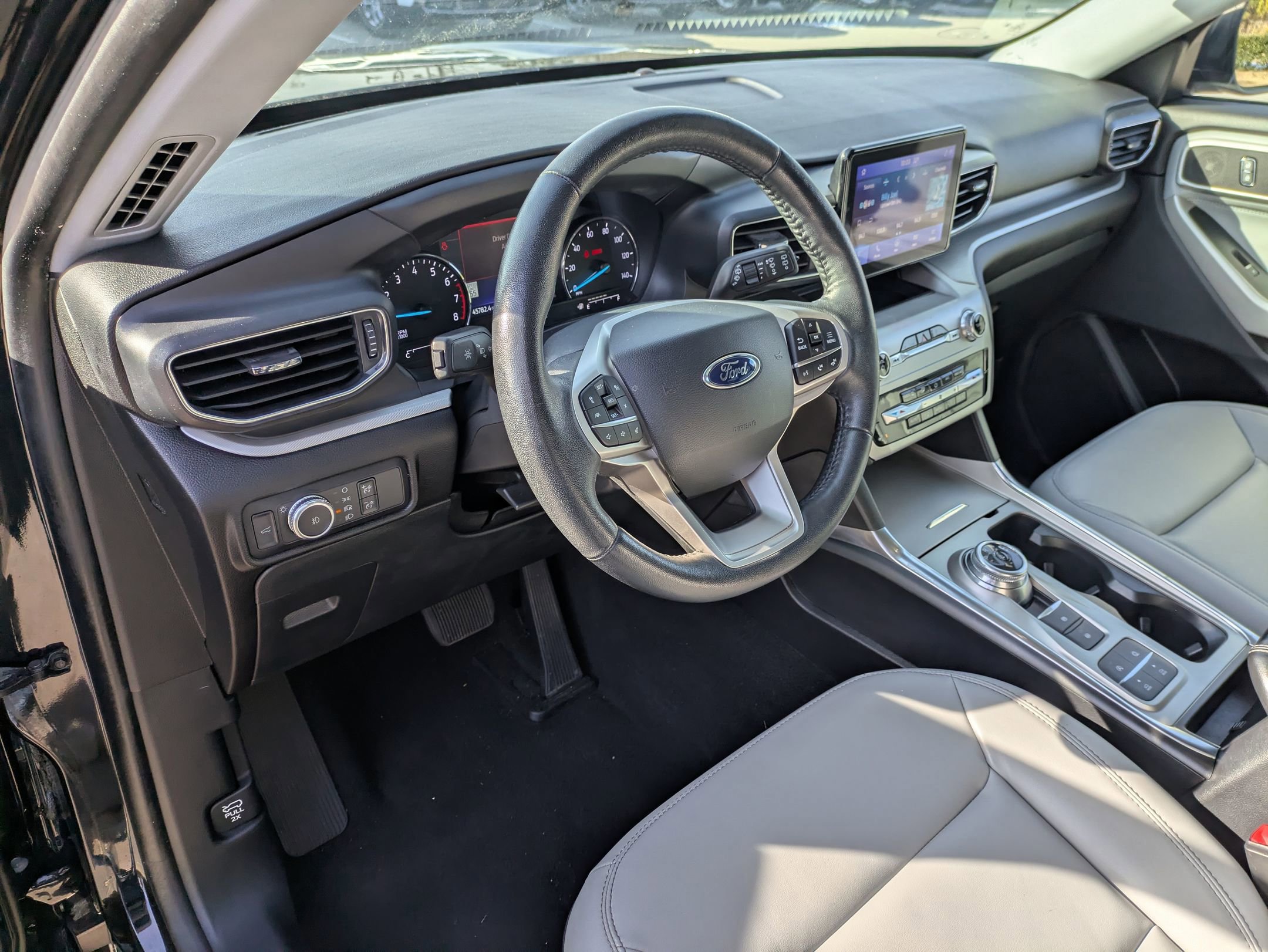 Certified 2021 Ford Explorer XLT w/ Equipment Group 202A image 14