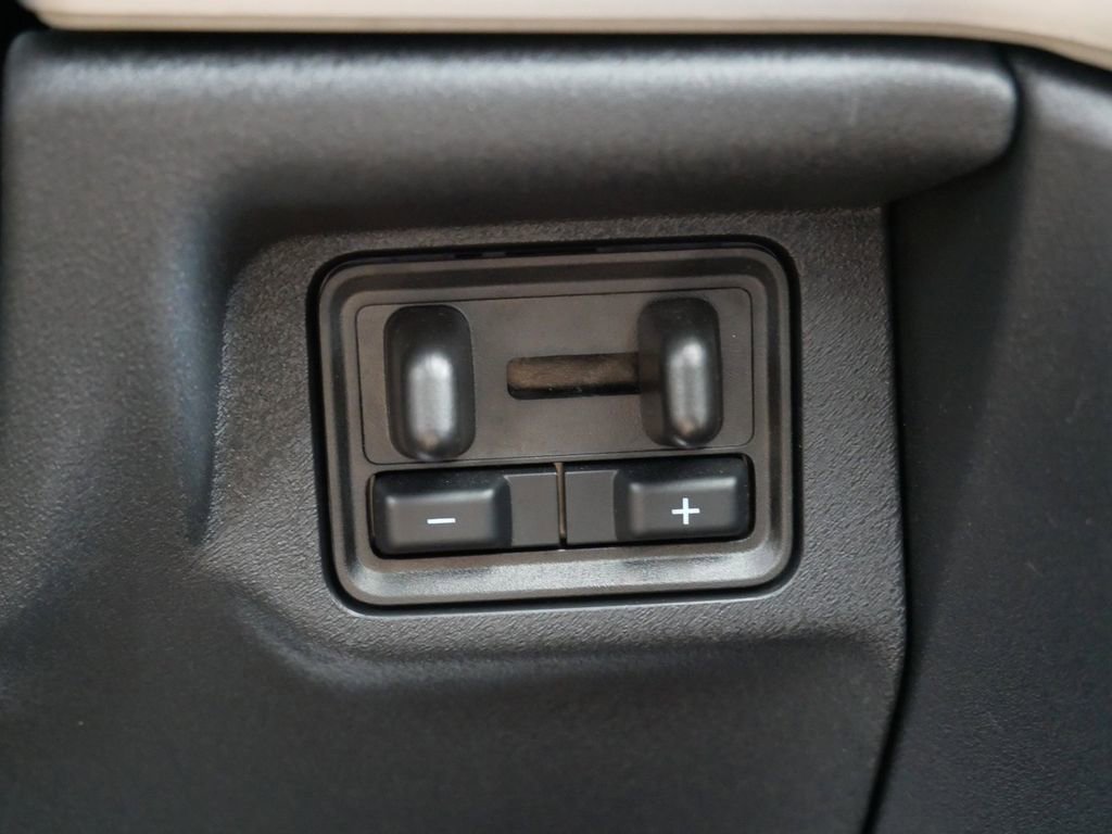Certified 2025 Ford Expedition Active AWD/4WD image 26