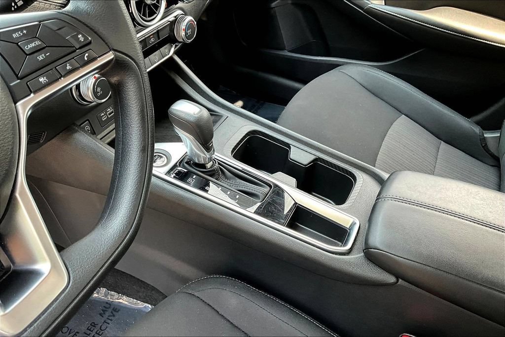 Used 2025 Nissan Sentra SV FWD image 20