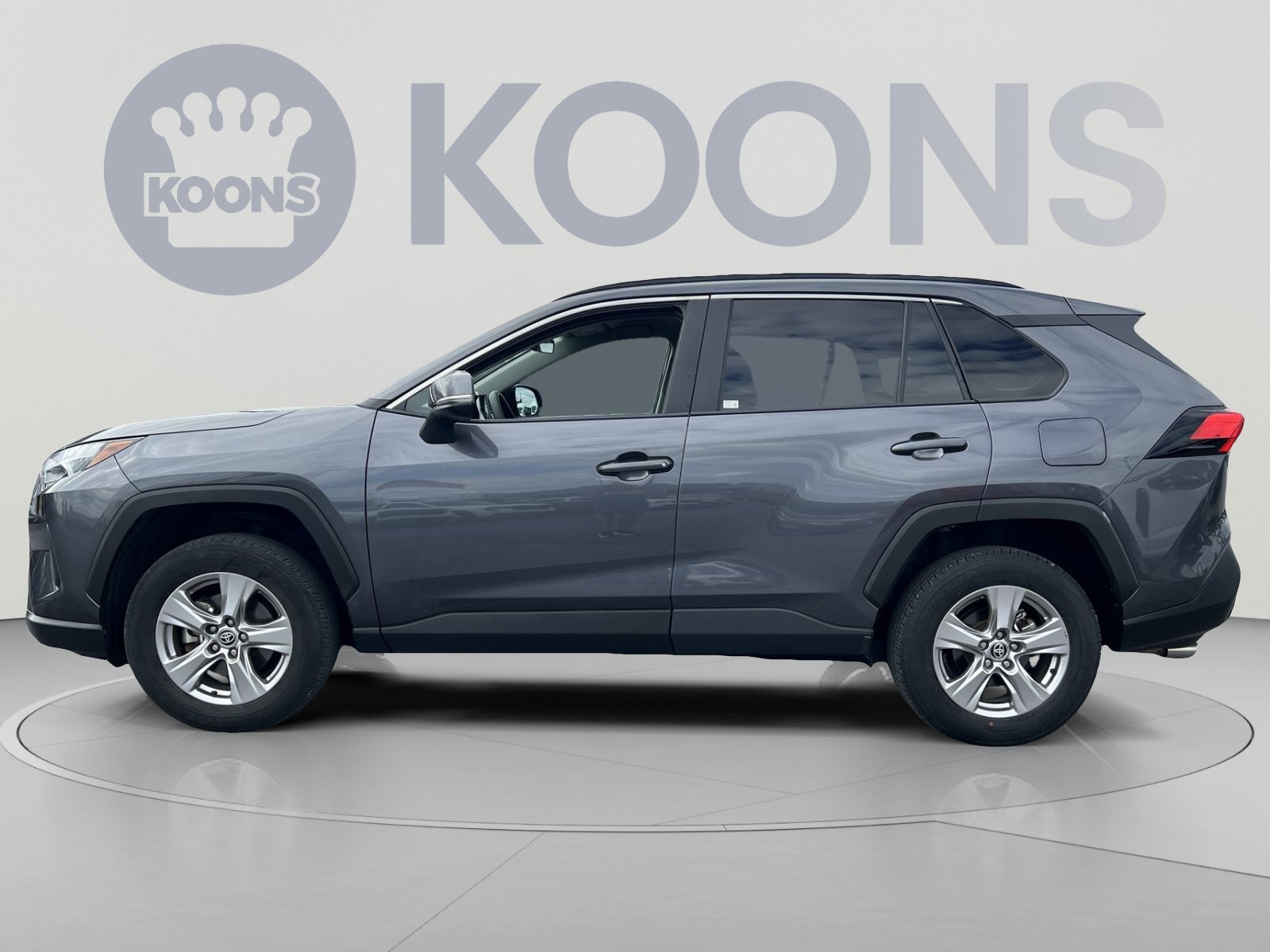 Used 2025 Toyota RAV4 XLE FWD image 2