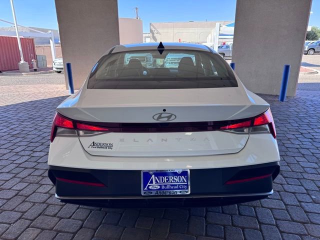 Used 2024 Hyundai Elantra SEL image 4