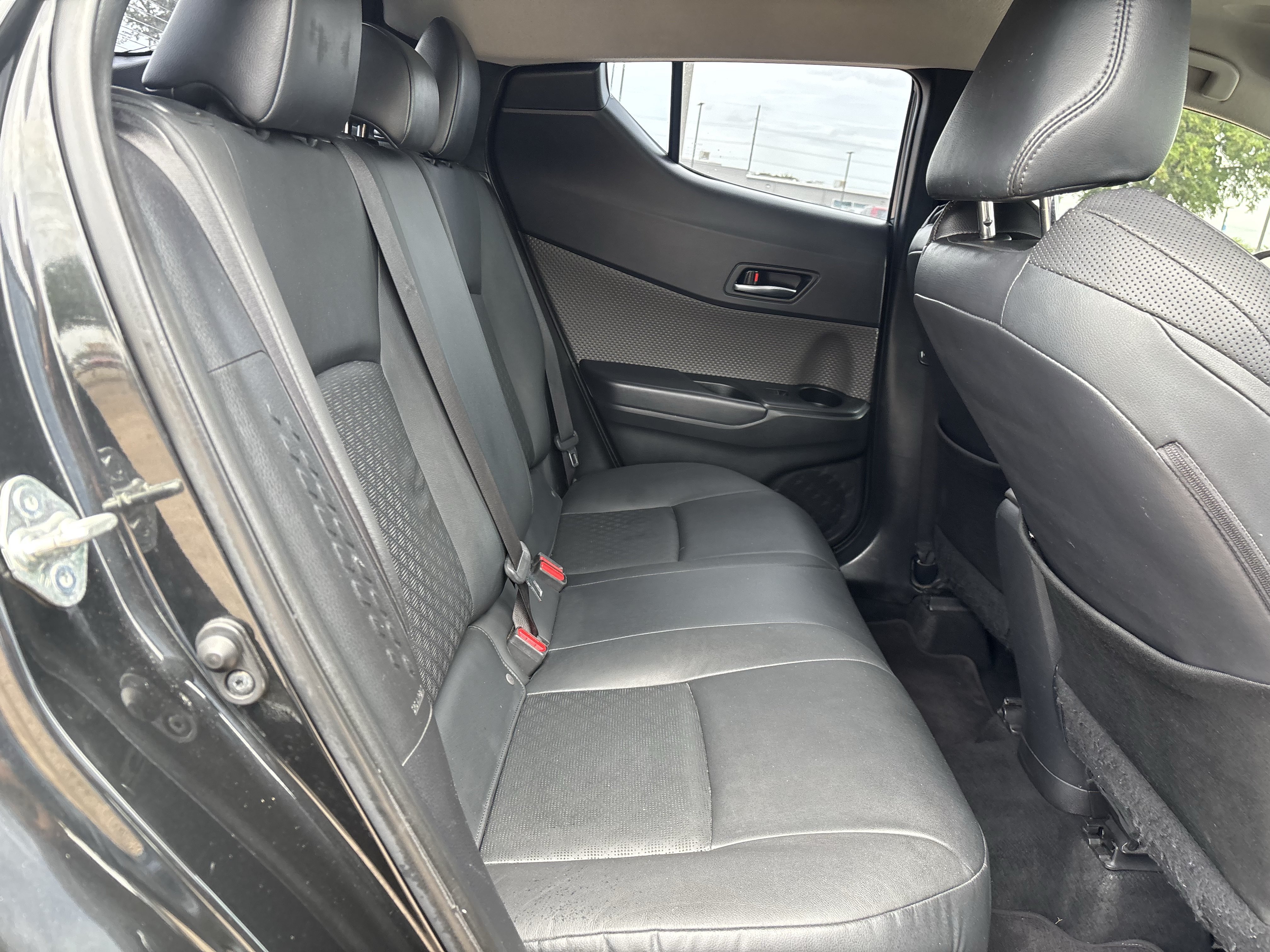 Used 2021 Toyota C-HR Limited FWD image 20