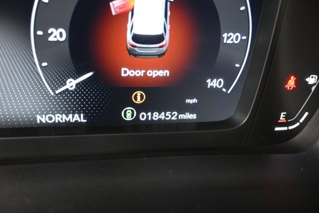 Used 2025 Honda Pilot Black Edition image 19