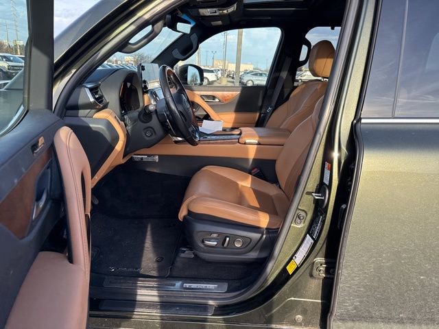 Used 2023 Lexus LX 600 4WD w/ Accessory Package (Z1) image 9