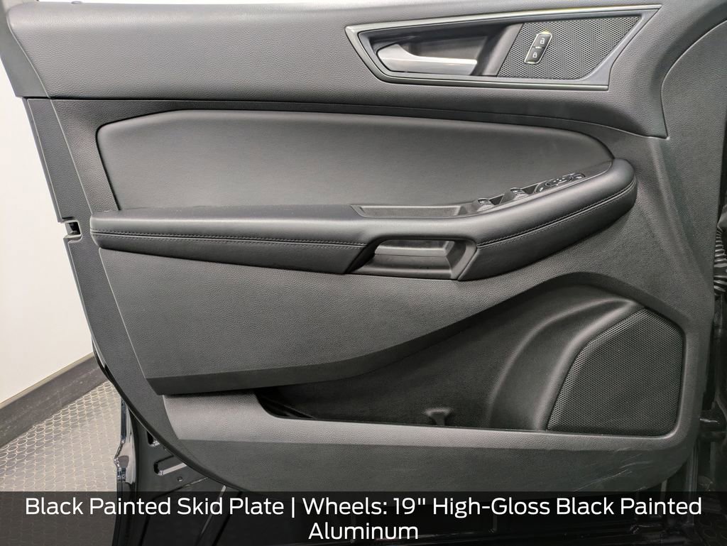 Certified 2024 Ford Edge SE w/ Black Appearance Package AWD/4WD image 10