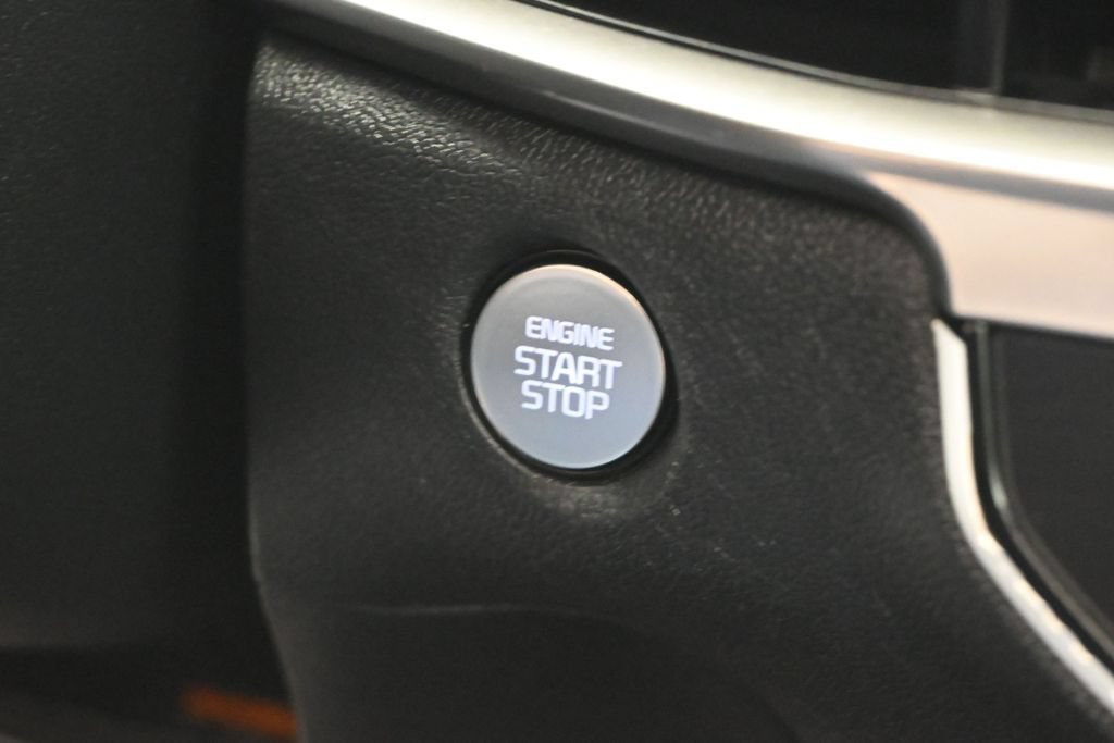 Used 2025 Kia Sorento S w/ Panoramic Sunroof Package FWD image 14