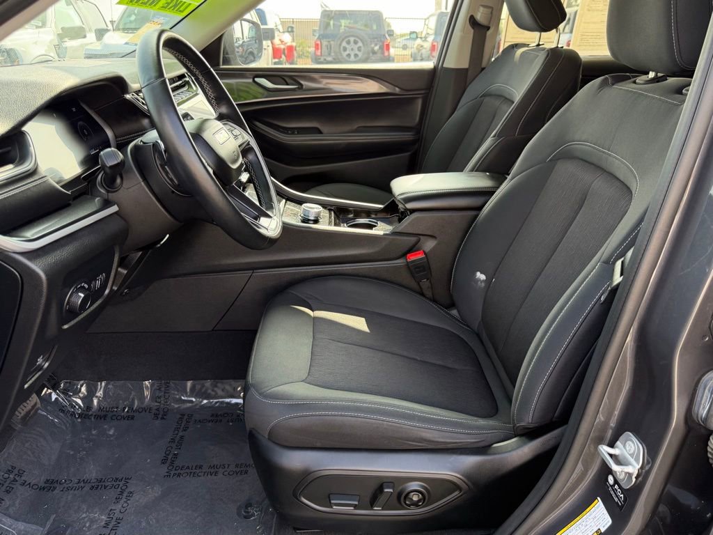 Used 2021 Jeep Grand Cherokee L Laredo w/ Luxury Tech Group I image 16