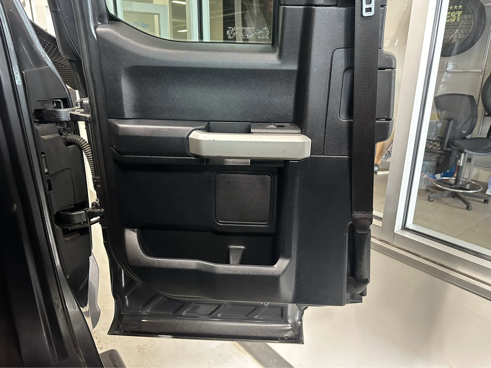 Certified 2017 Ford F350 Lariat w/ Chrome Package image 29