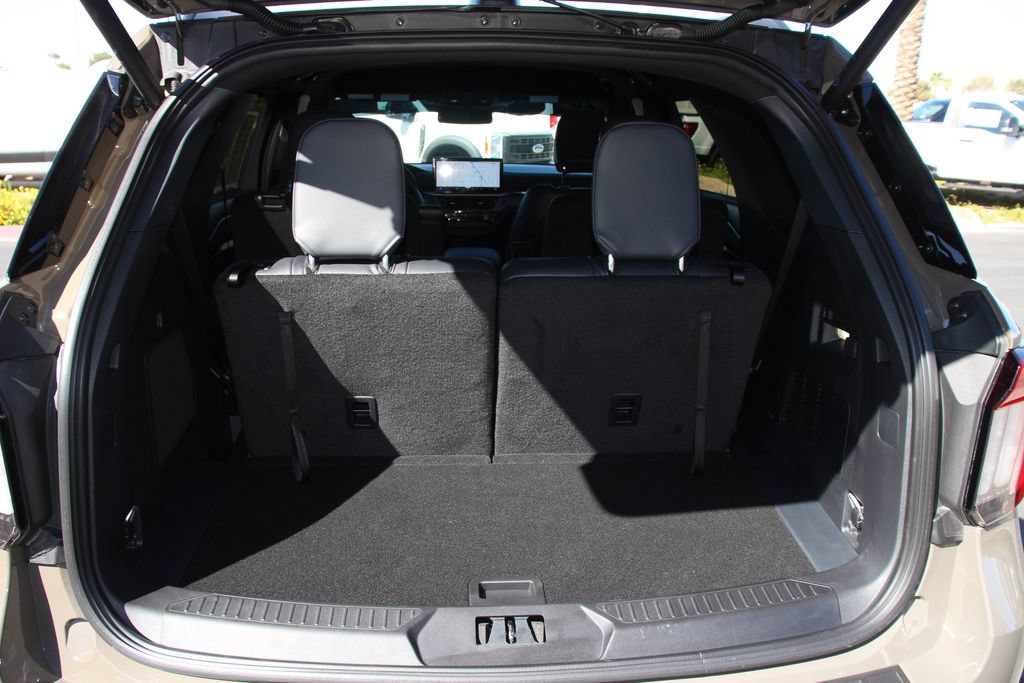 Certified 2026 Ford Explorer ST-Line w/ ST-Line Street Pack RWD image 24