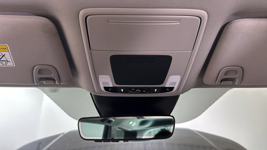 Used 2025 Honda Pilot EX-L image 13