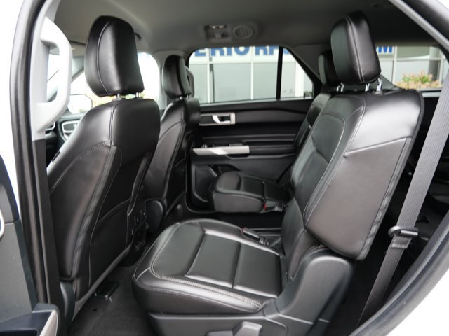 Certified 2023 Ford Explorer XLT w/ Equipment Group 202A AWD/4WD image 17