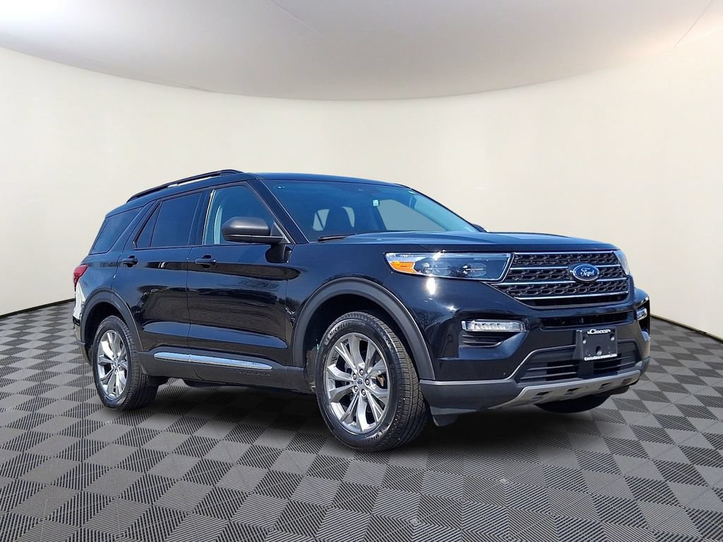 Certified 2023 Ford Explorer XLT w/ Equipment Group 202A AWD/4WD image 1