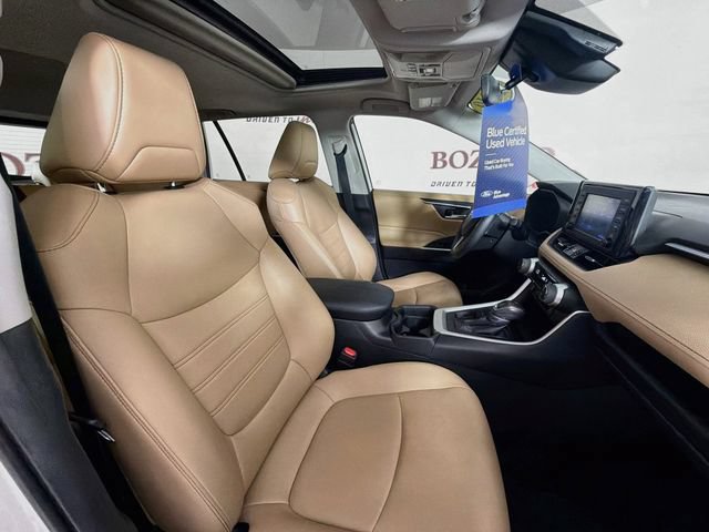 Used 2019 Toyota RAV4 XLE Premium w/ Cold Weather Package FWD image 34