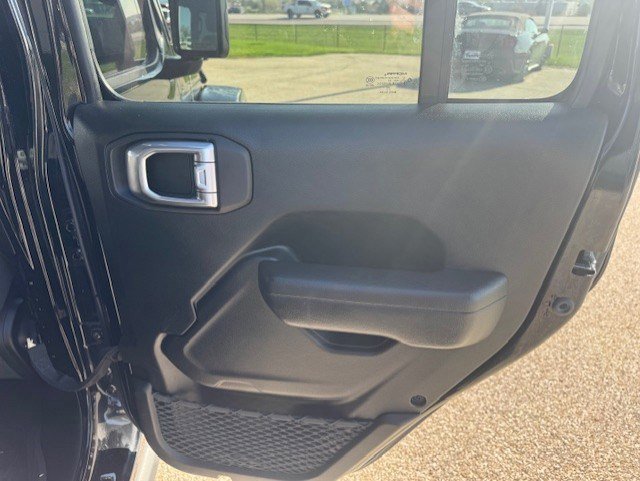 Used 2022 Jeep Gladiator Sport AWD/4WD image 31