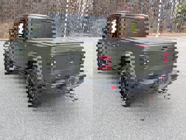 Used 2024 Jeep Gladiator Sport image 3