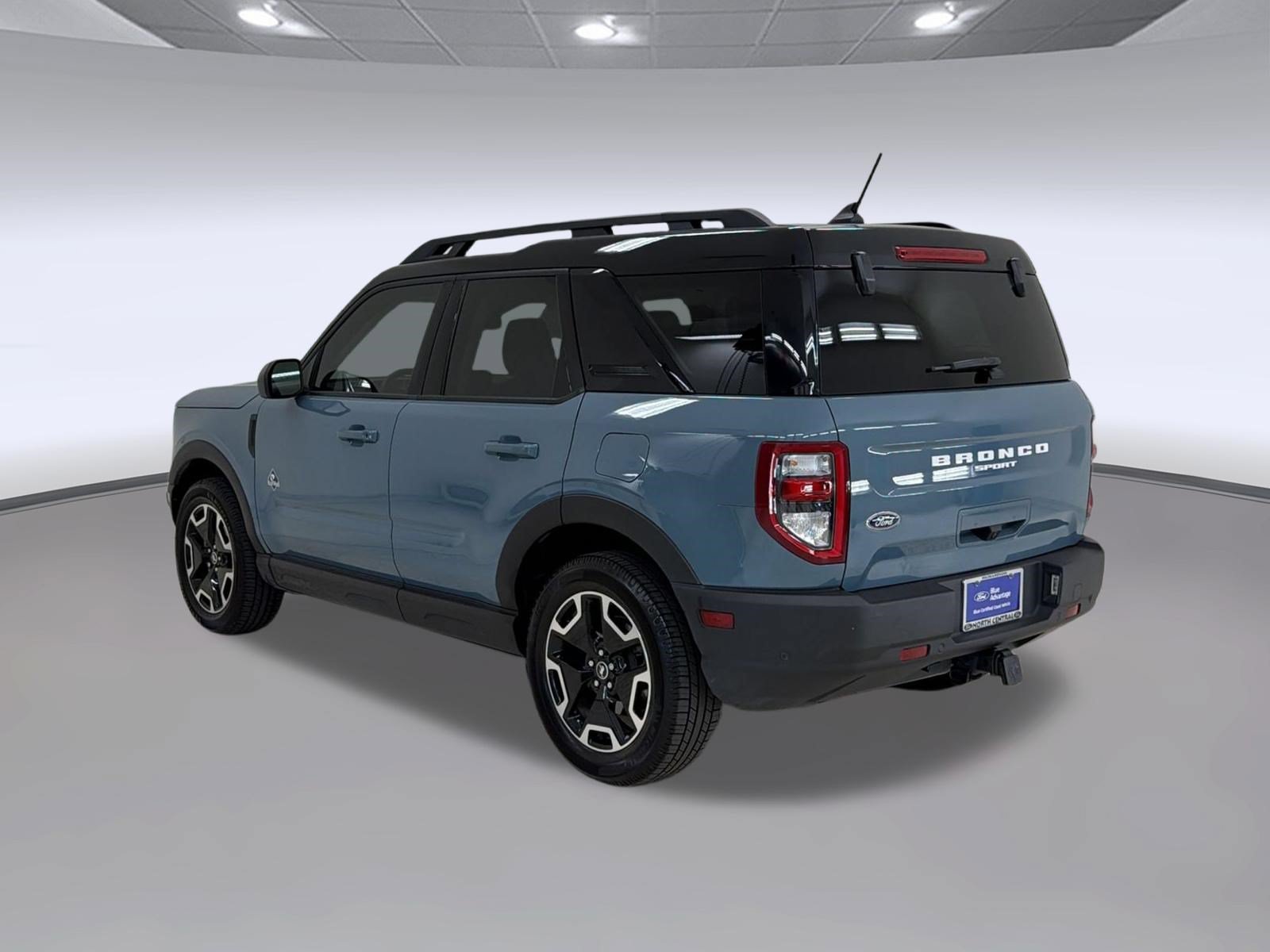 Certified 2023 Ford Bronco Sport Outer Banks w/ Tech Package AWD/4WD image 3